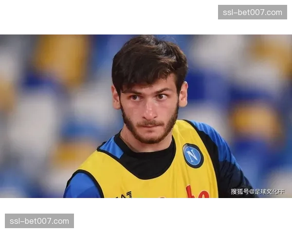 多家媒体：那不勒斯前锋与俱乐部续约谈判陷入停滞