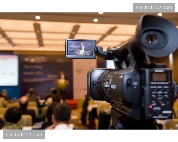 协同编辑平台支持多地团队基于同一超高清素材流进行实时后期制作。