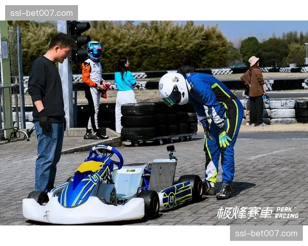 商业分析:顶级车手个人赞助合同激增,是否正在稀释车队品牌价值?