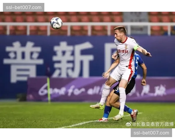 山东泰山对阵长春亚泰，VAR介入判定点球