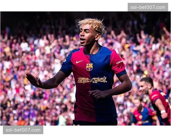 国家德比半场：巴萨客场1-0领先，亚马尔反击中低射破门